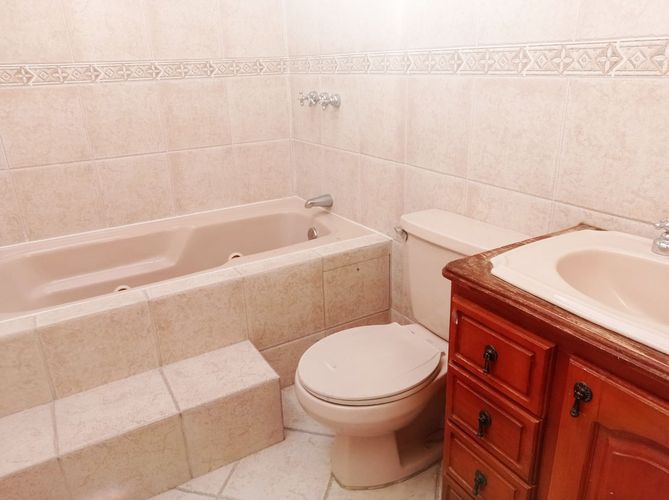 Casa de 3 alcobas en arriendo en El Poblado, Medellín, 343 m² · foto 16 de 19