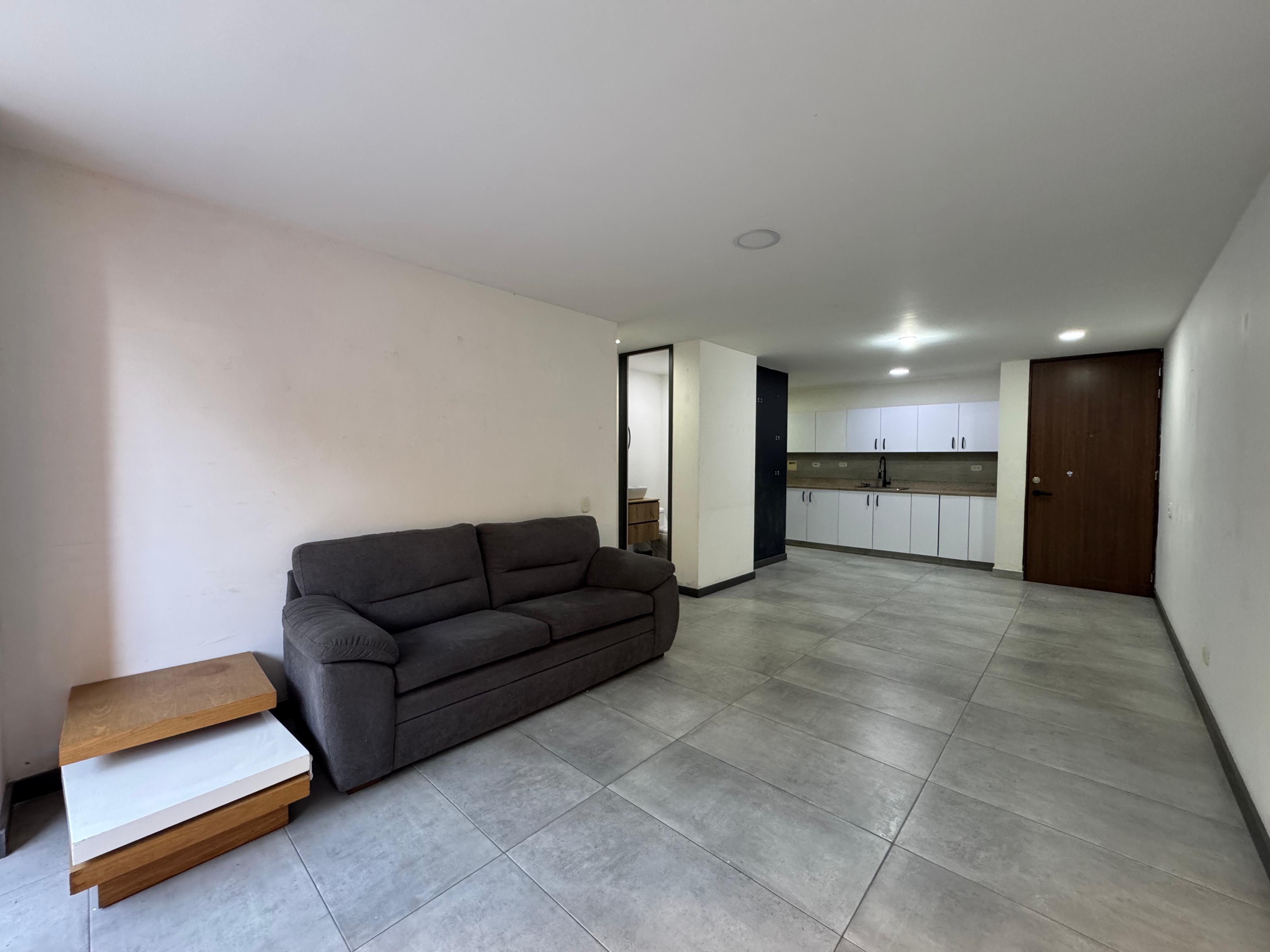 Apartamento en venta en Loma Del Esmeraldal, Envigado · foto 4 de 13