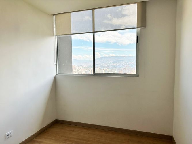 Apartamento de 3 alcobas en venta en Tres Esquinas, Sabaneta, 90 m² · foto 10 de 18