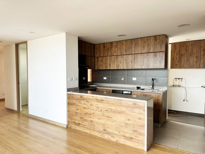 Apartamento de 3 alcobas en venta en Tres Esquinas, Sabaneta, 90 m² · foto 6 de 18