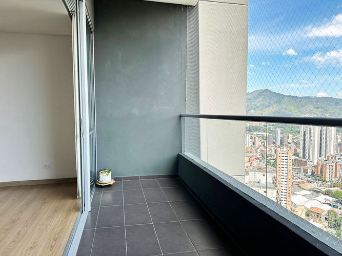 Apartamento de 3 alcobas en venta en Tres Esquinas, Sabaneta, 90 m² · foto 15 de 18