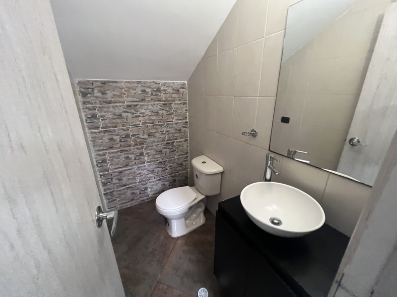 Casa en arriendo en El Poblado, Medellín · foto 15 de 24