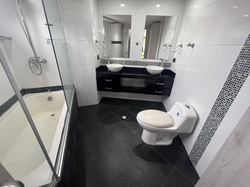 Casa en arriendo en El Poblado, Medellín · foto 17 de 24