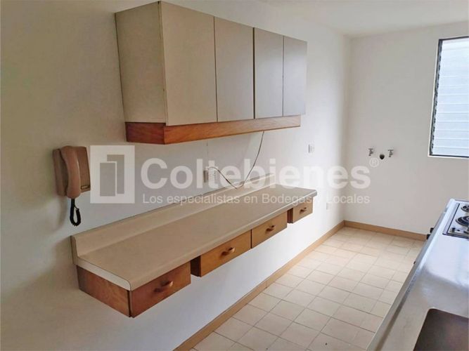 Apartamento de 2 alcobas en venta en El Poblado, Medellín, 86 m² · foto 8 de 18