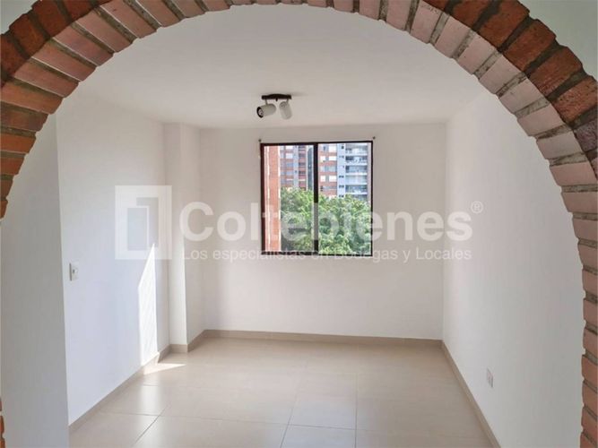 Apartamento de 2 alcobas en venta en El Poblado, Medellín, 86 m² · foto 10 de 18