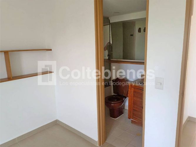 Apartamento de 2 alcobas en venta en El Poblado, Medellín, 86 m² · foto 12 de 18