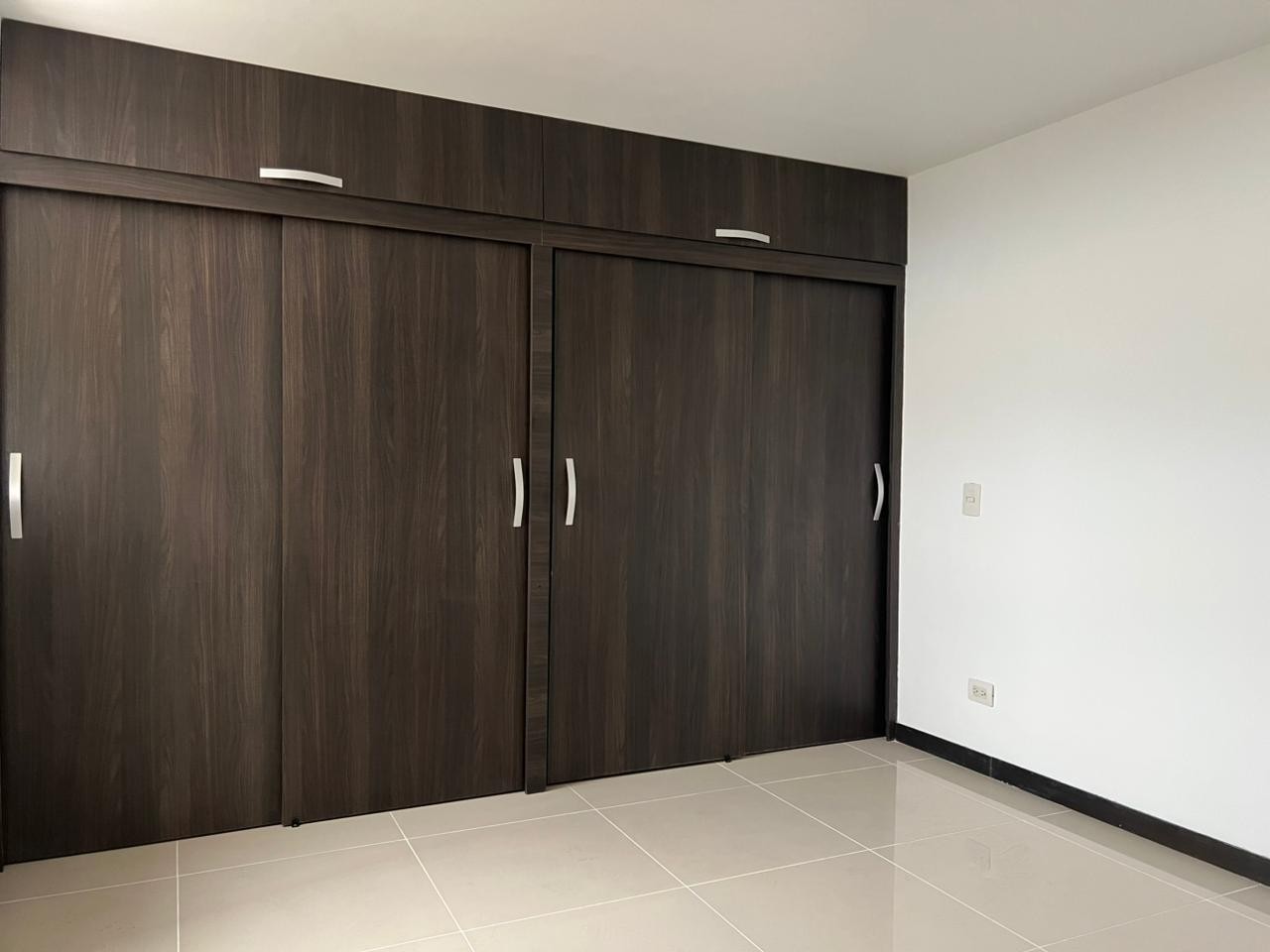 Apartamento en arriendo en Loma Del Barro, Envigado · foto 8 de 13