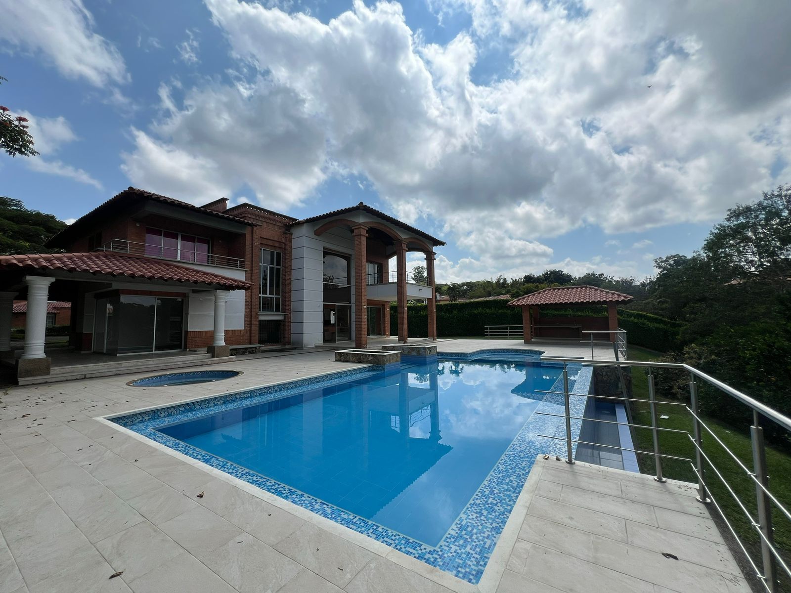 Casa en venta en Cerritos, Pereira · foto 2 de 15