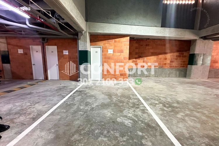 Apartamento de 3 alcobas en arriendo en La Castellana, Medellín, 140 m² · foto 20 de 24
