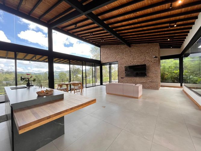 Casa de 4 alcobas en venta en El Retiro, 416 m² · foto 3 de 17
