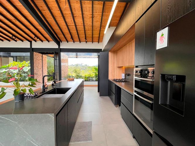 Casa de 4 alcobas en venta en El Retiro, 416 m² · foto 6 de 17