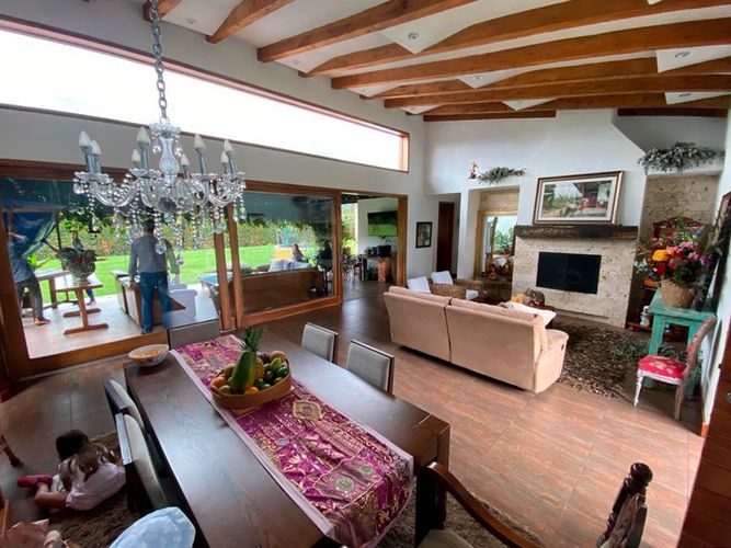 Casa de 3 alcobas en venta en La Ceja, 375 m² · foto 2 de 15