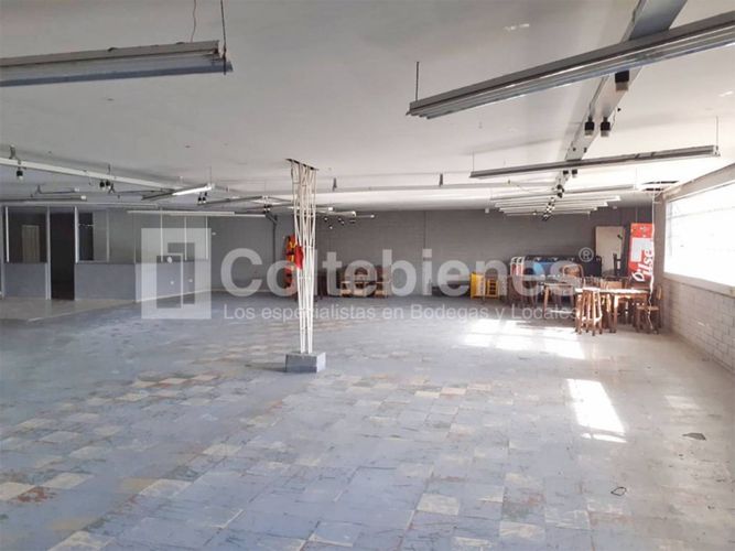 Bodega en arriendo en Colombia, Medellín, 500 m² · foto 2 de 11