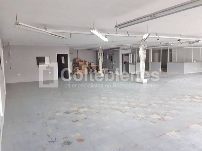 Bodega en arriendo en Colombia, Medellín, 500 m² · foto 3 de 11