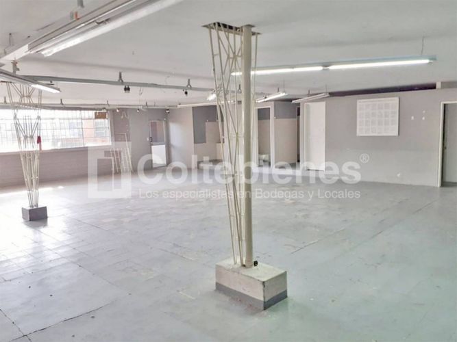 Bodega en arriendo en Colombia, Medellín, 500 m² · foto 4 de 11