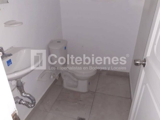 Bodega en arriendo en Colombia, Medellín, 500 m² · foto 5 de 11