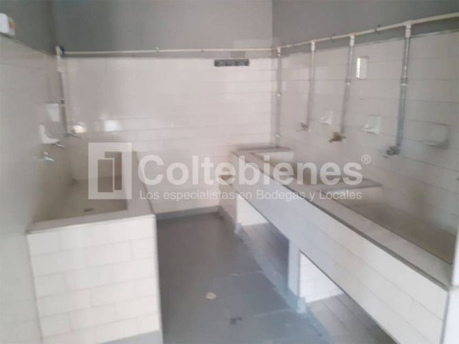 Bodega en arriendo en Colombia, Medellín, 500 m² · foto 10 de 11