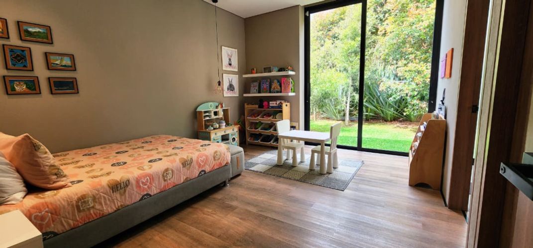 Casa de 3 alcobas en venta en Loma Del Escobero, Envigado, 240 m² · foto 13 de 16