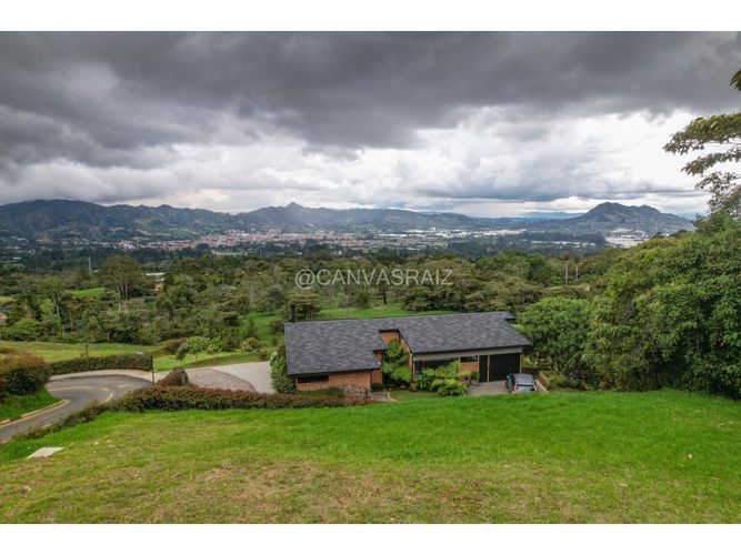 Lote en venta en Pantalio, La Ceja, 1428 m² · foto 2 de 9