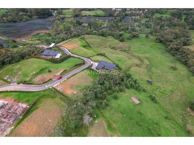 Lote en venta en Pantalio, La Ceja, 1428 m² · foto 4 de 9