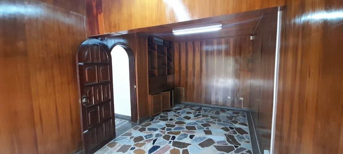 Casa de 6 alcobas en venta en Alamos, Pereira, 374 m² · foto 6 de 8