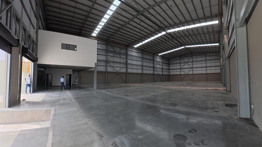 Bodega en arriendo en Zona Industrial, Yumbo, 1850 m² · foto 2 de 14