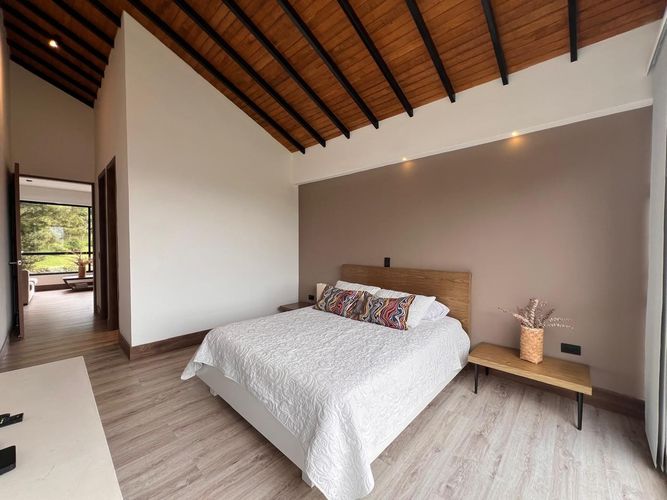 Casa de 3 alcobas en venta en Guamito, La Ceja, 400 m² · foto 13 de 19