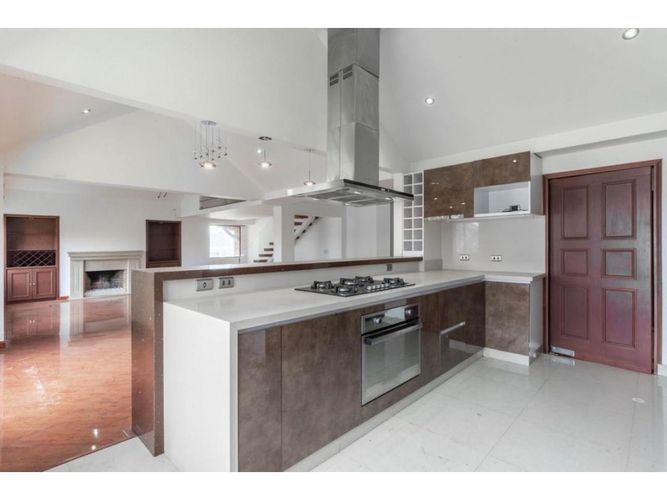 Apartamento de 4 alcobas en venta en Cerros De Suba, Bogotá, 310 m² · foto 3 de 20
