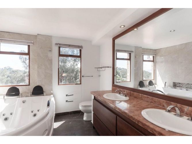 Apartamento de 4 alcobas en venta en Cerros De Suba, Bogotá, 310 m² · foto 12 de 20