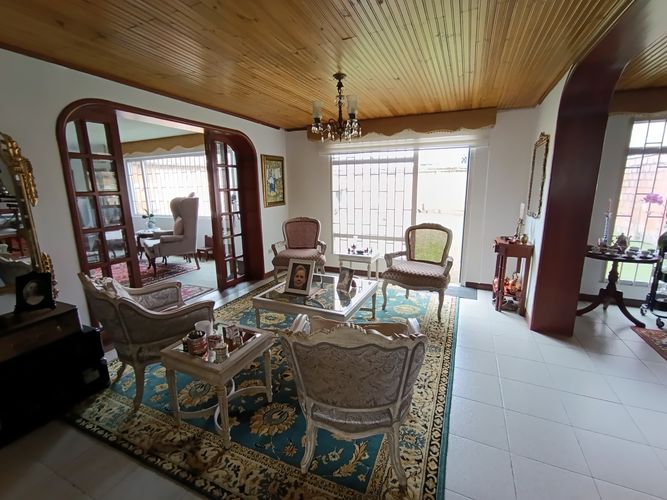 Casa en venta en El Batán, Bogotá · foto 3 de 15