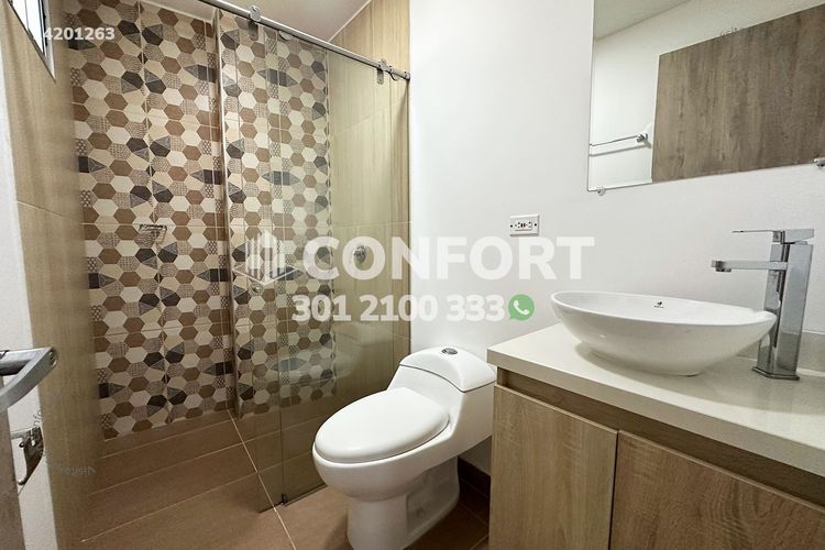 Apartamento de 3 alcobas en arriendo en La Castellana, Medellín, 140 m² · foto 17 de 19