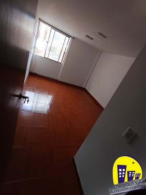 Apartamento de 4 alcobas en venta en Laureles, Medellín, 161 m² · foto 8 de 24
