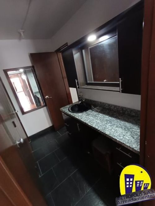 Apartamento de 4 alcobas en venta en Laureles, Medellín, 161 m² · foto 11 de 24