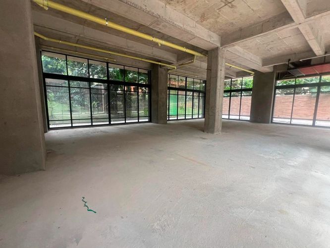 Local en arriendo en El Poblado, Medellín, 100 m² · foto 4 de 6