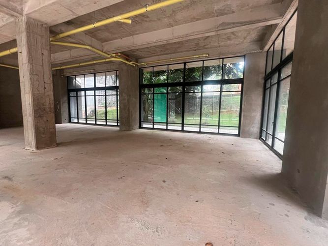 Local en arriendo en El Poblado, Medellín, 100 m² · foto 2 de 6