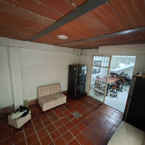 Casa de 12 alcobas en venta en Albania, Bucaramanga, 320 m² · foto 3 de 19
