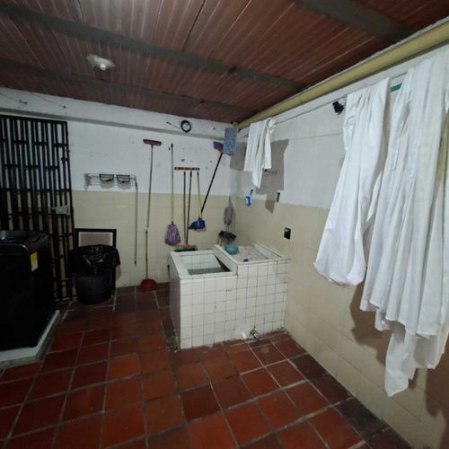 Casa de 12 alcobas en venta en Albania, Bucaramanga, 320 m² · foto 8 de 19