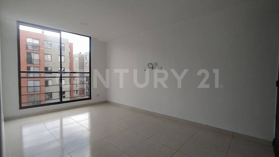 Apartamento de 3 alcobas en venta en Cr. Cibeles, Madrid, 54 m² · foto 2 de 22