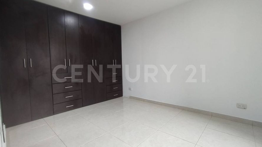 Apartamento de 3 alcobas en venta en Cr. Cibeles, Madrid, 54 m² · foto 4 de 22