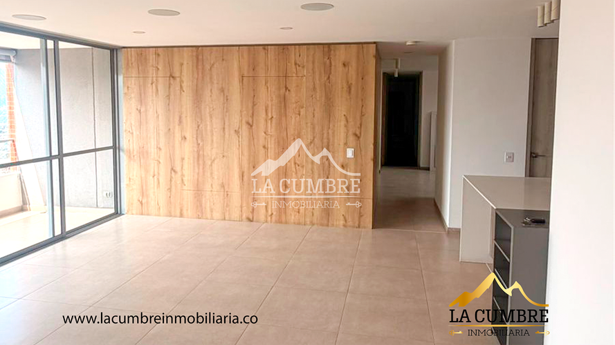 Apartamento de 3 alcobas en arriendo en Los Balsos, Medellín, 130 m² · foto 2 de 9