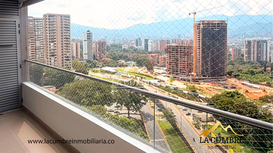 Apartamento de 3 alcobas en arriendo en Los Balsos, Medellín, 130 m² · foto 4 de 9