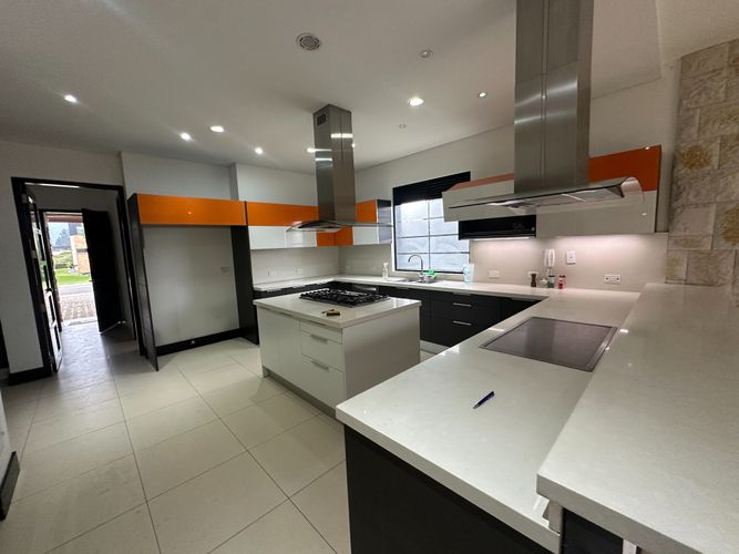 Casa de 4 alcobas en arriendo en Hatogrande, Sopó, 368 m² · foto 11 de 24