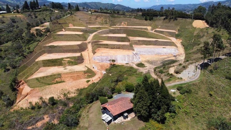 Lote en venta en Hojas Anchas, Guarne, 1830 m² · foto 4 de 11