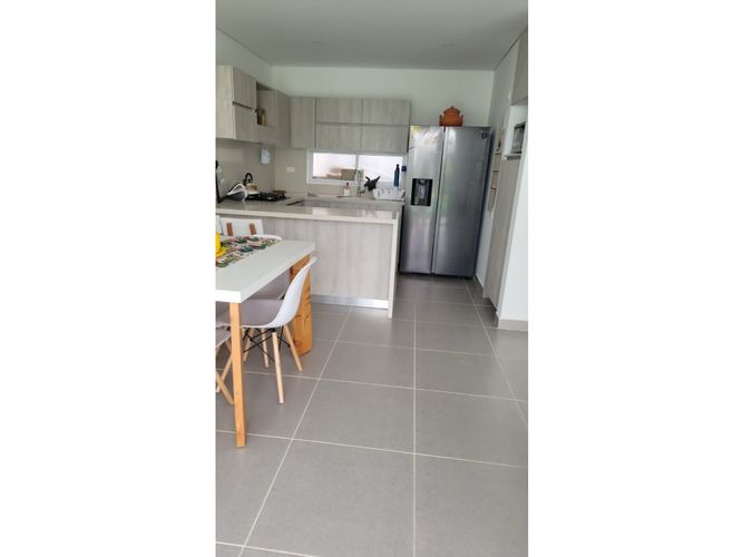 Casa de 3 alcobas en venta en La Esmeralda, Girardot, 113 m² · foto 8 de 24