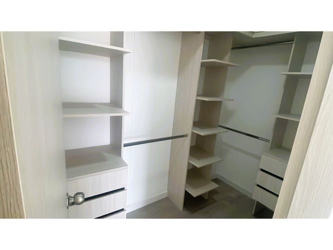Apartamento de 3 alcobas en venta en Toberin, Bogotá, 108 m² · foto 23 de 24