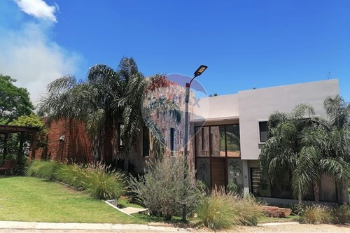 EN VENTA IMPONENTE CASA CON UNA INIGUALABLE  VISTA AL LAGO EN SAN BERNARDINO — foto 2