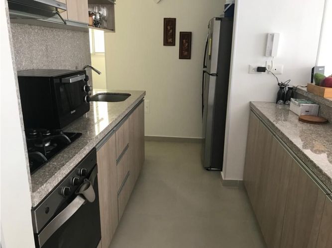 Apartamento de 3 alcobas en venta en Las Palmas, Ricaurte, 92 m² · foto 2 de 16