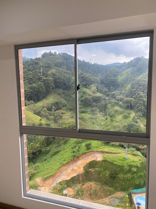 Apartamento de 2 alcobas en venta en Tres Esquinas, Sabaneta, 84 m² · foto 6 de 18