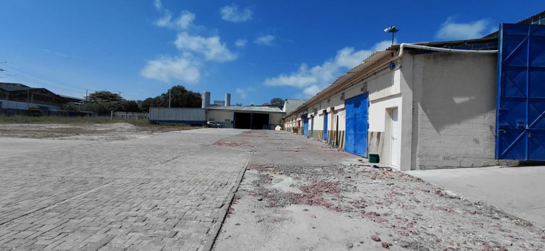 Bodega en arriendo en Villa Carolina, Barranquilla, 2251 m² · foto 12 de 21