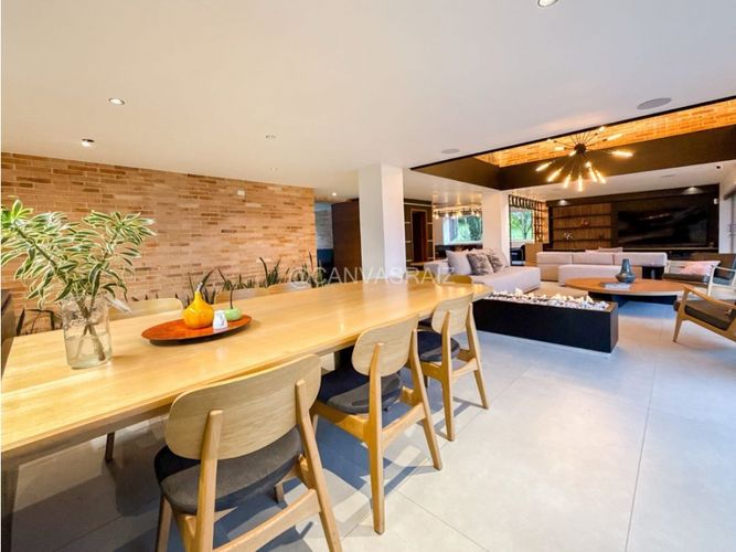 Casa de 4 alcobas en venta en Loma Del Chocho, Medellín, 650 m² · foto 3 de 24